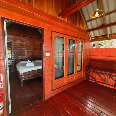 Ziggy Stardust Hotel Koh Phayam Buitenkant foto