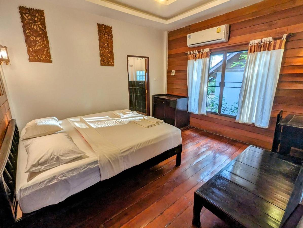 Ziggy Stardust Hotel Koh Phayam Buitenkant foto