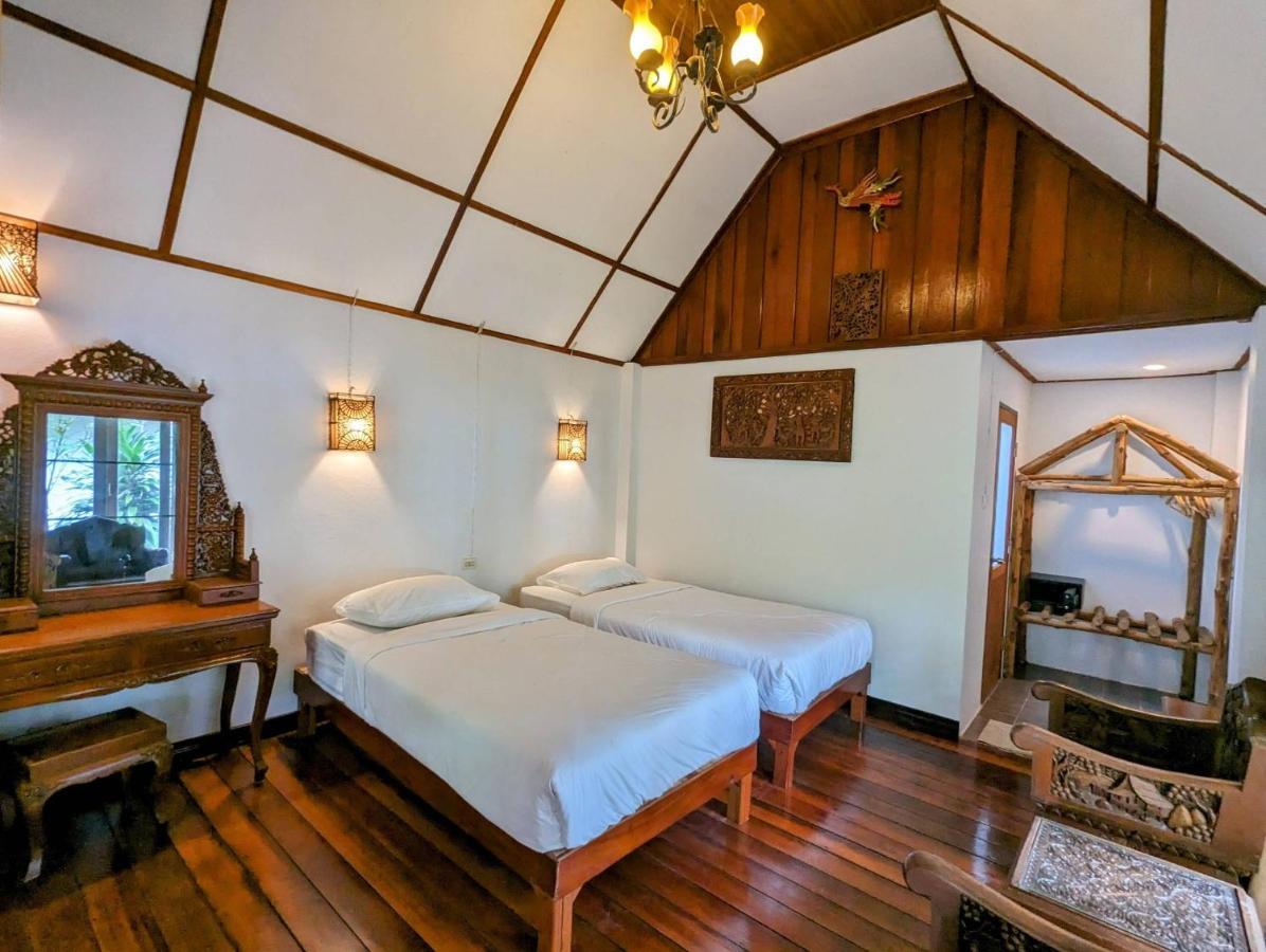 Ziggy Stardust Hotel Koh Phayam Buitenkant foto