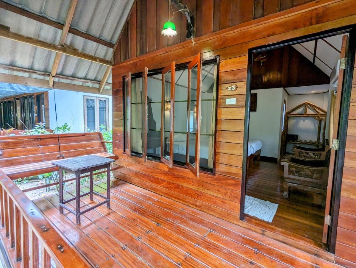 Ziggy Stardust Hotel Koh Phayam Buitenkant foto