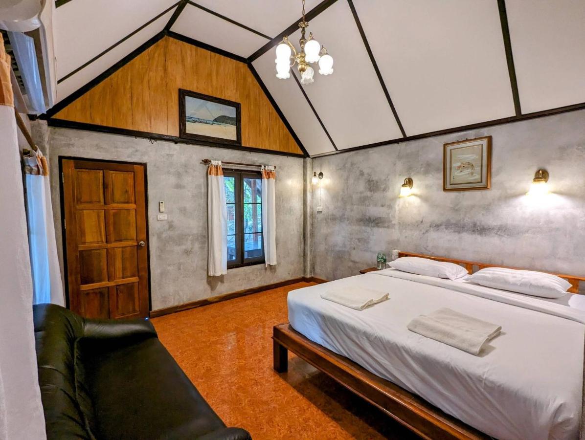 Ziggy Stardust Hotel Koh Phayam Buitenkant foto
