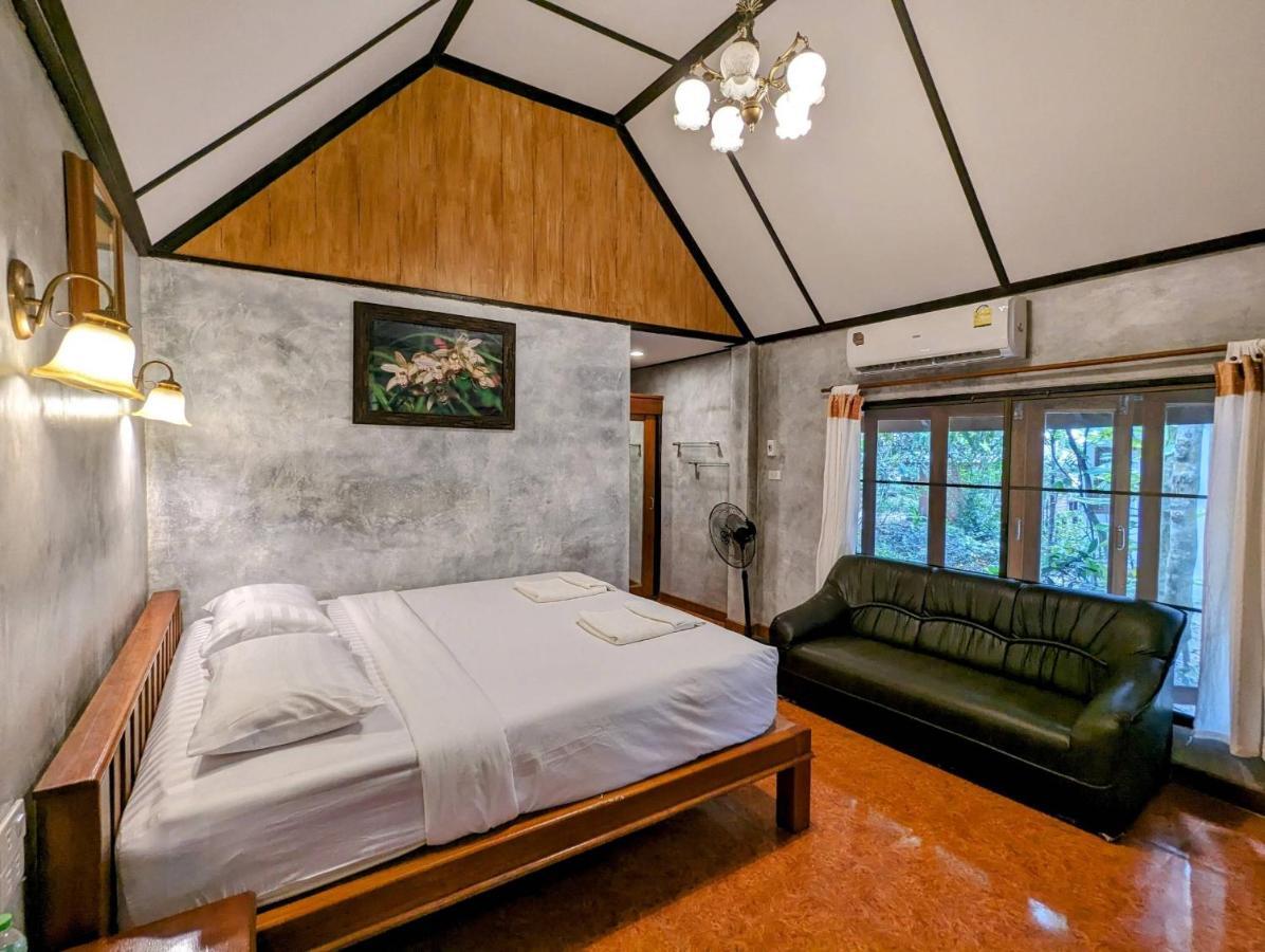 Ziggy Stardust Hotel Koh Phayam Buitenkant foto