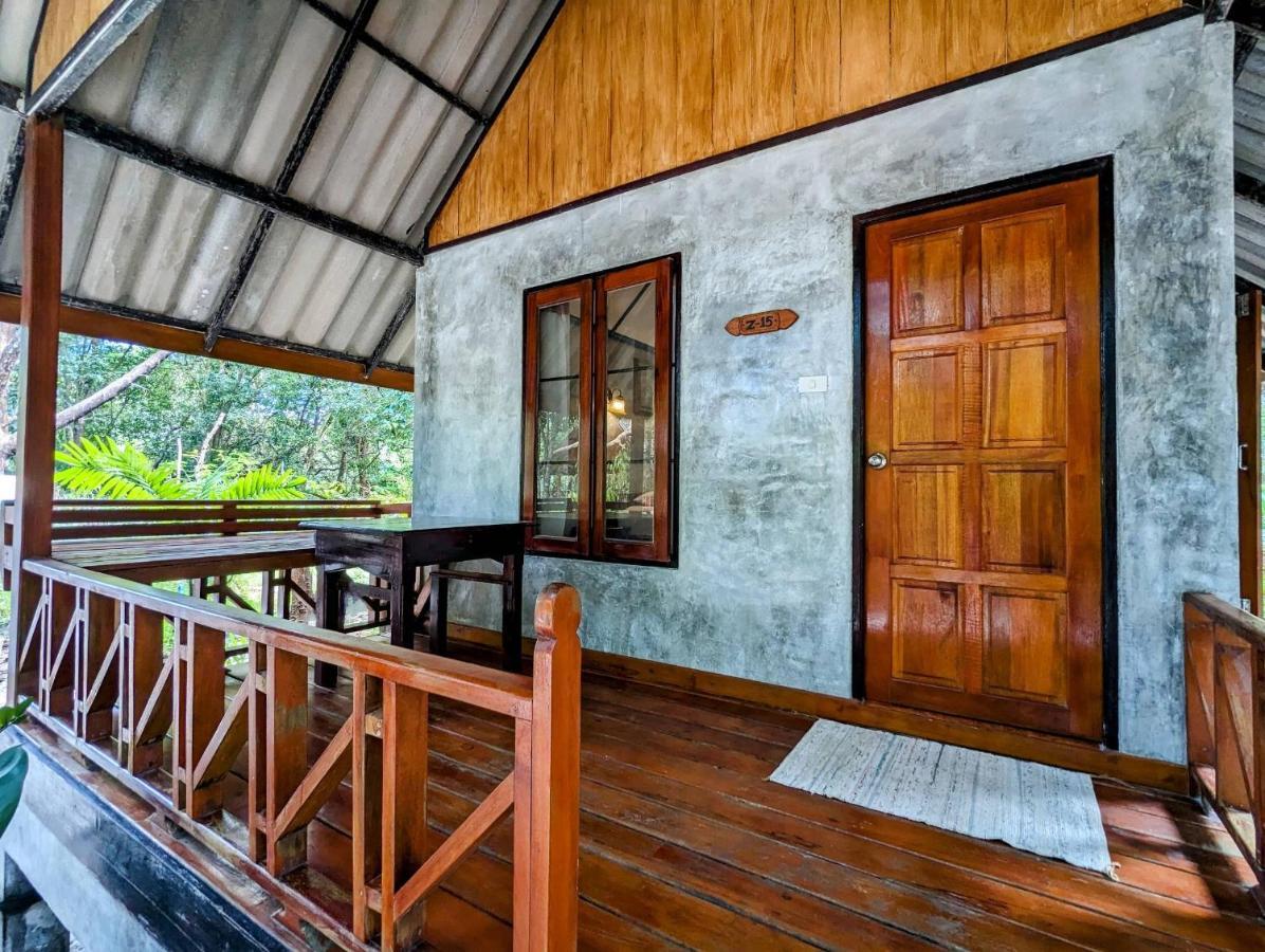 Ziggy Stardust Hotel Koh Phayam Buitenkant foto