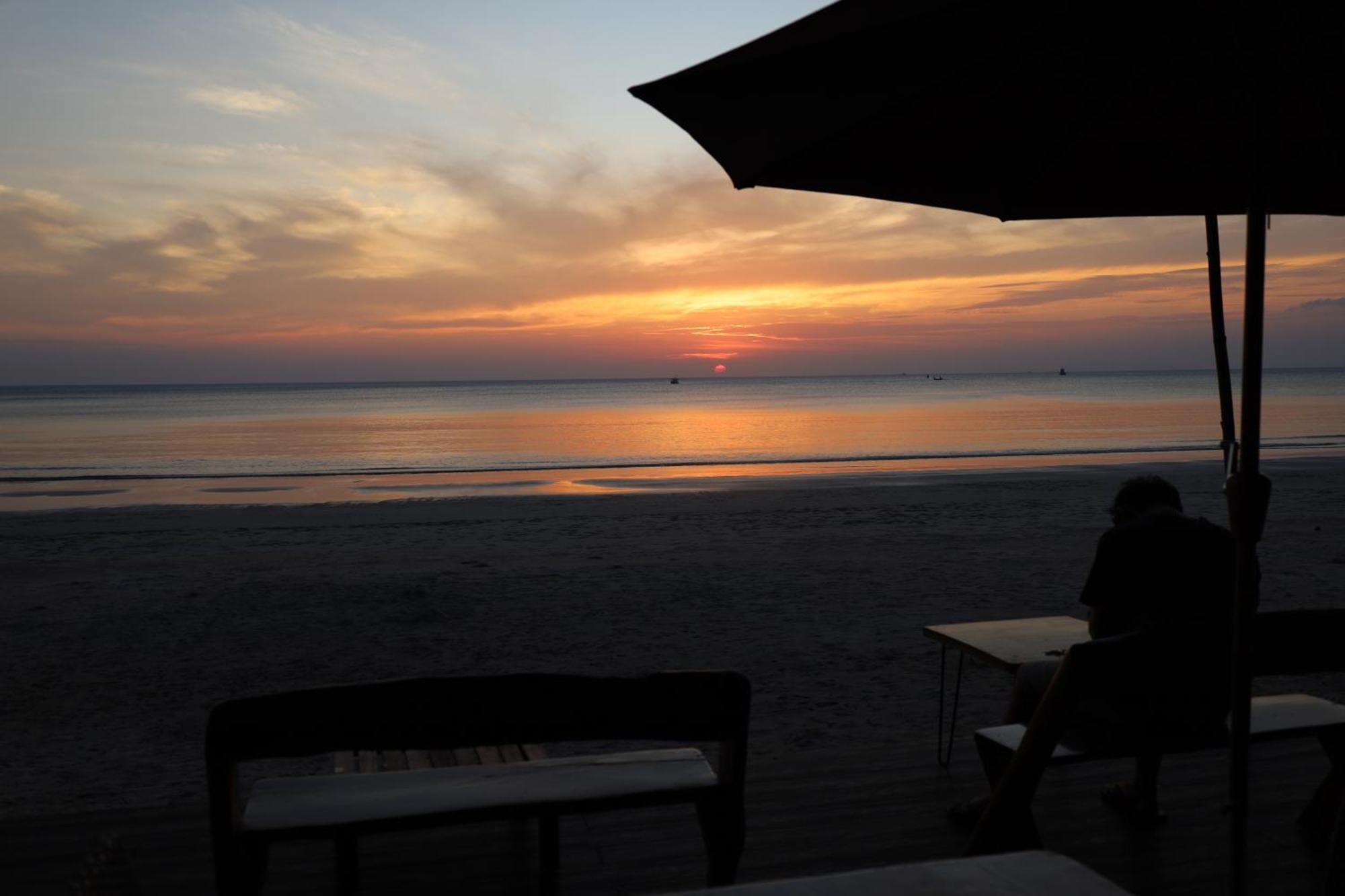 Ziggy Stardust Hotel Koh Phayam Buitenkant foto