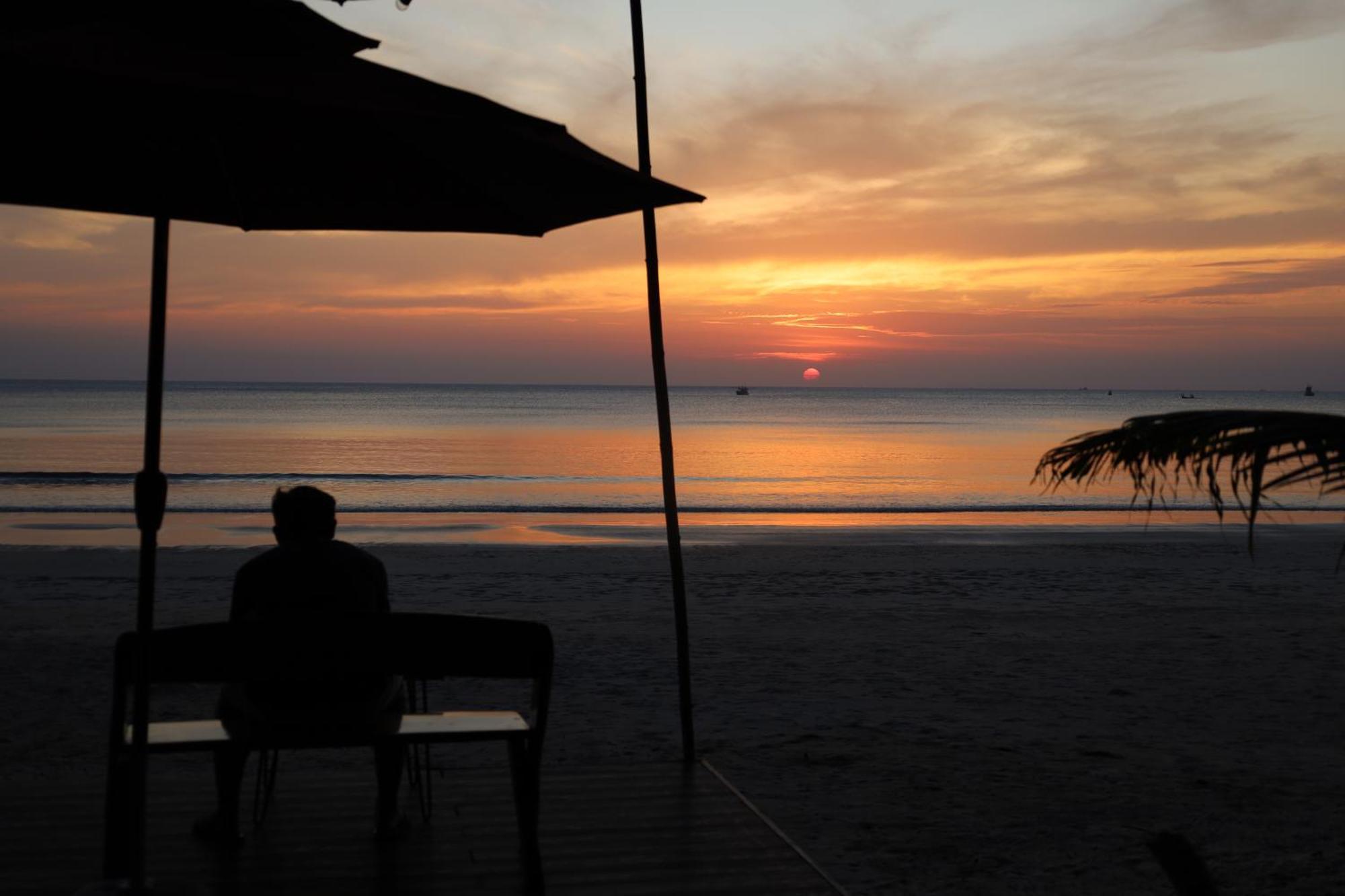 Ziggy Stardust Hotel Koh Phayam Buitenkant foto
