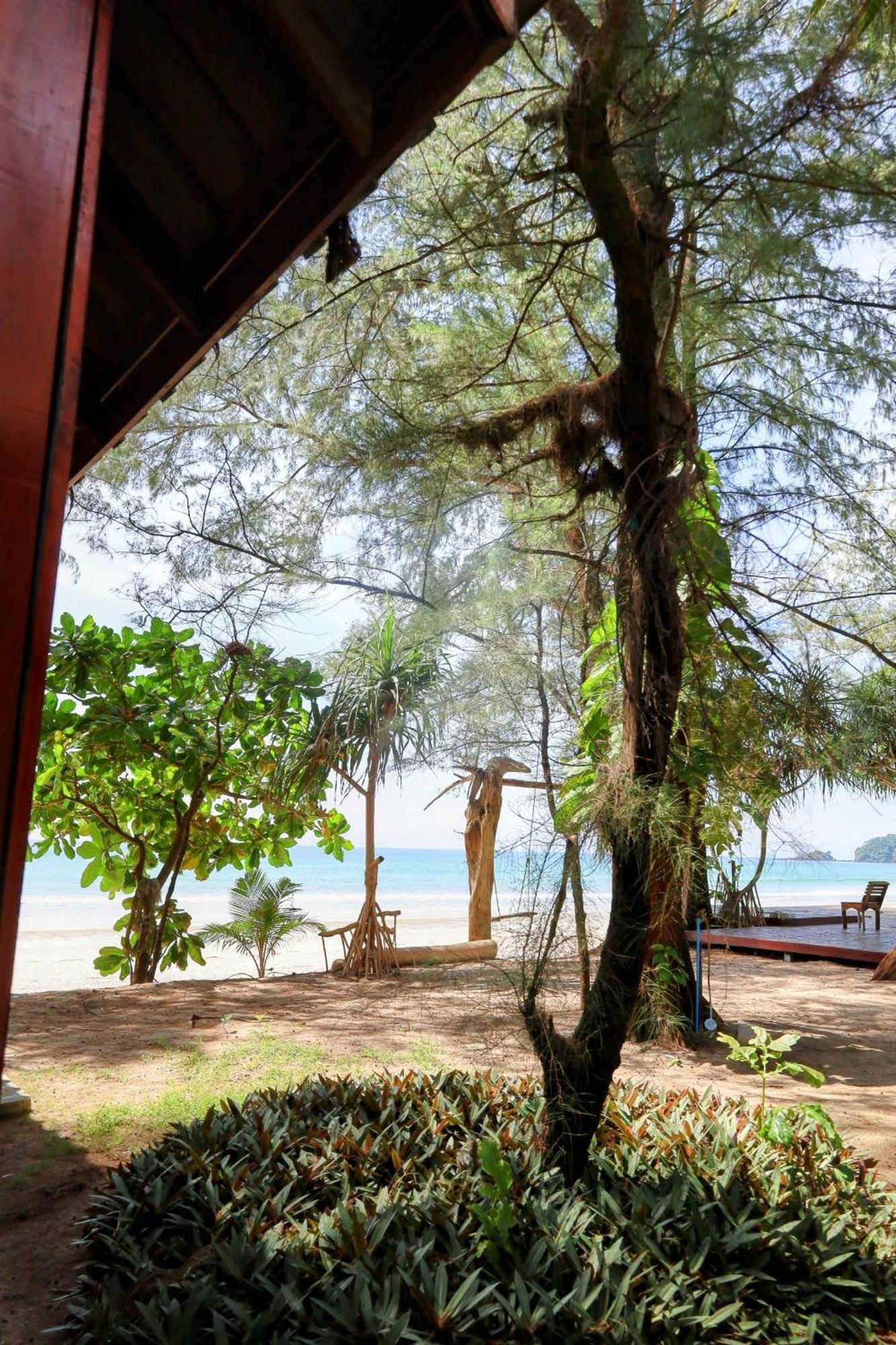 Ziggy Stardust Hotel Koh Phayam Buitenkant foto