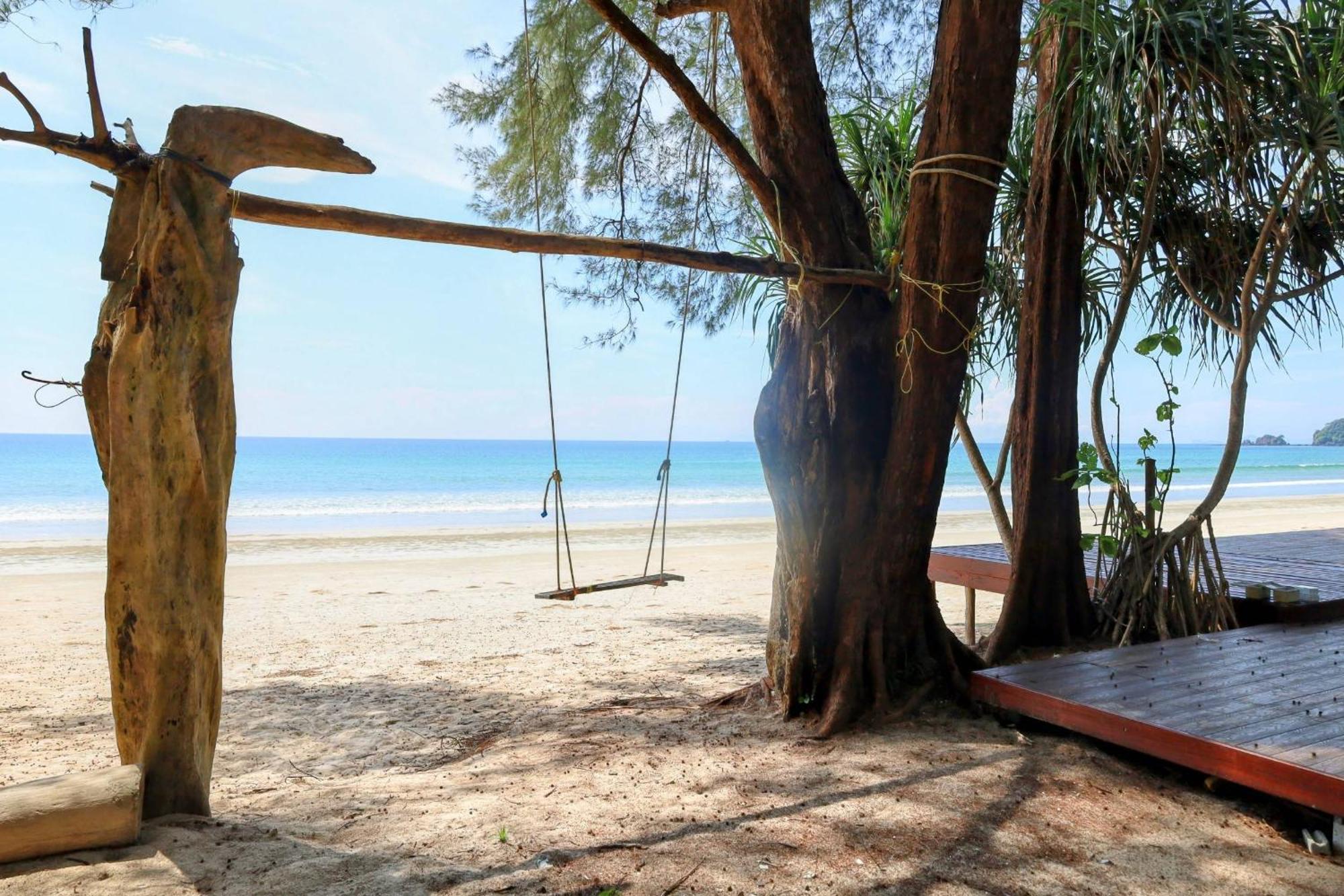 Ziggy Stardust Hotel Koh Phayam Buitenkant foto