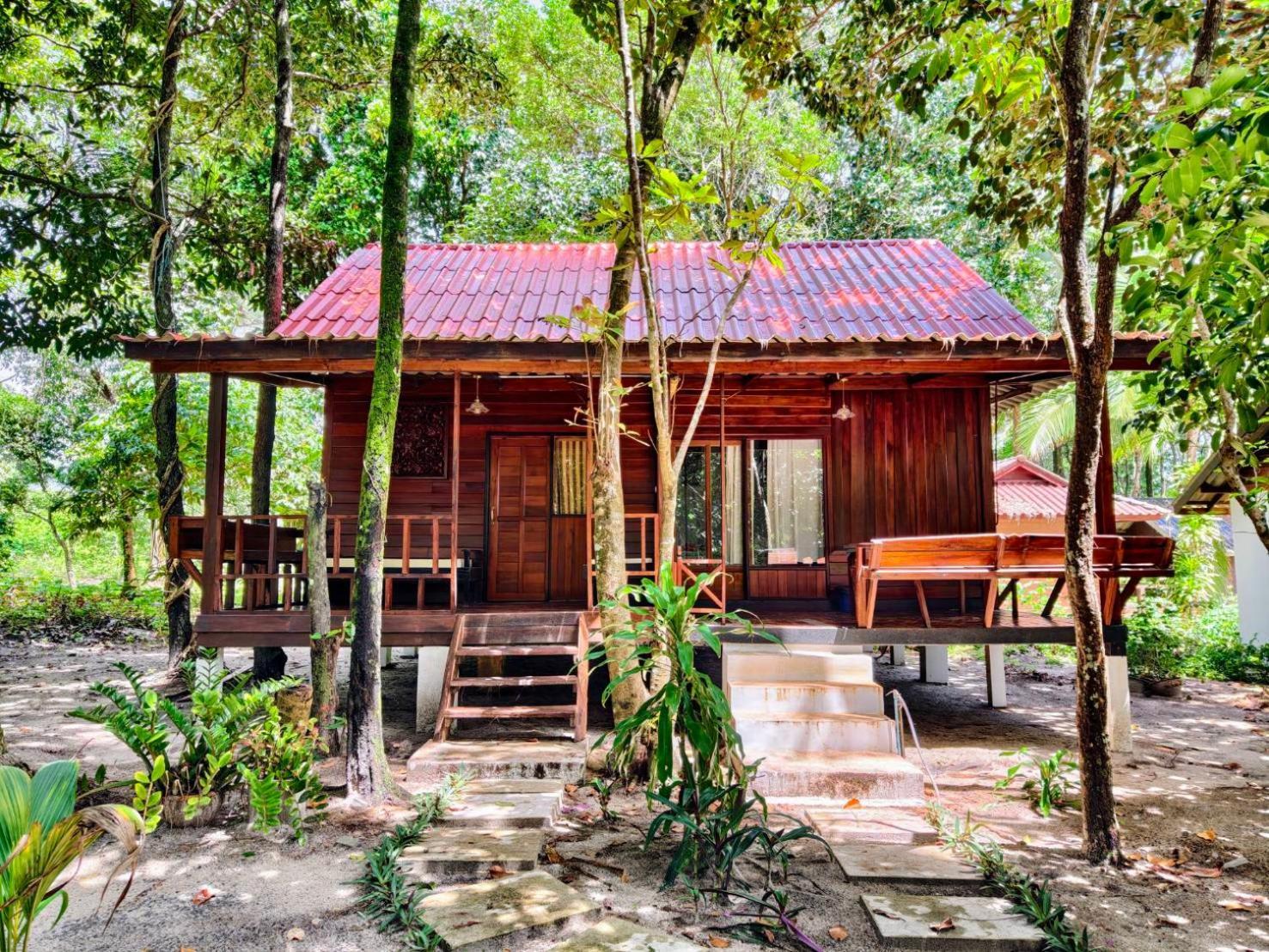 Ziggy Stardust Hotel Koh Phayam Buitenkant foto
