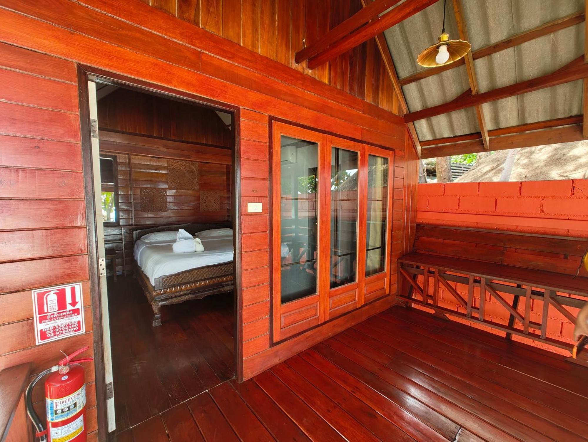 Ziggy Stardust Hotel Koh Phayam Buitenkant foto