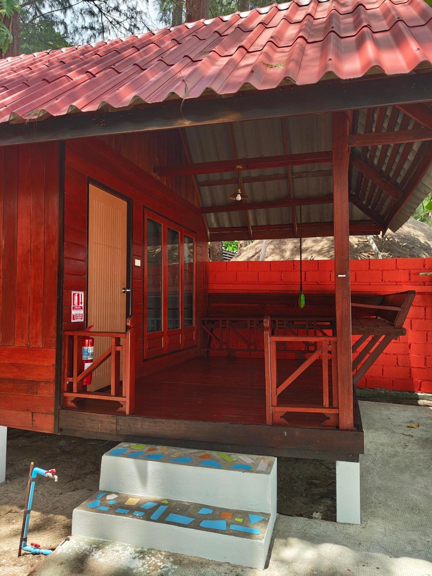 Ziggy Stardust Hotel Koh Phayam Buitenkant foto