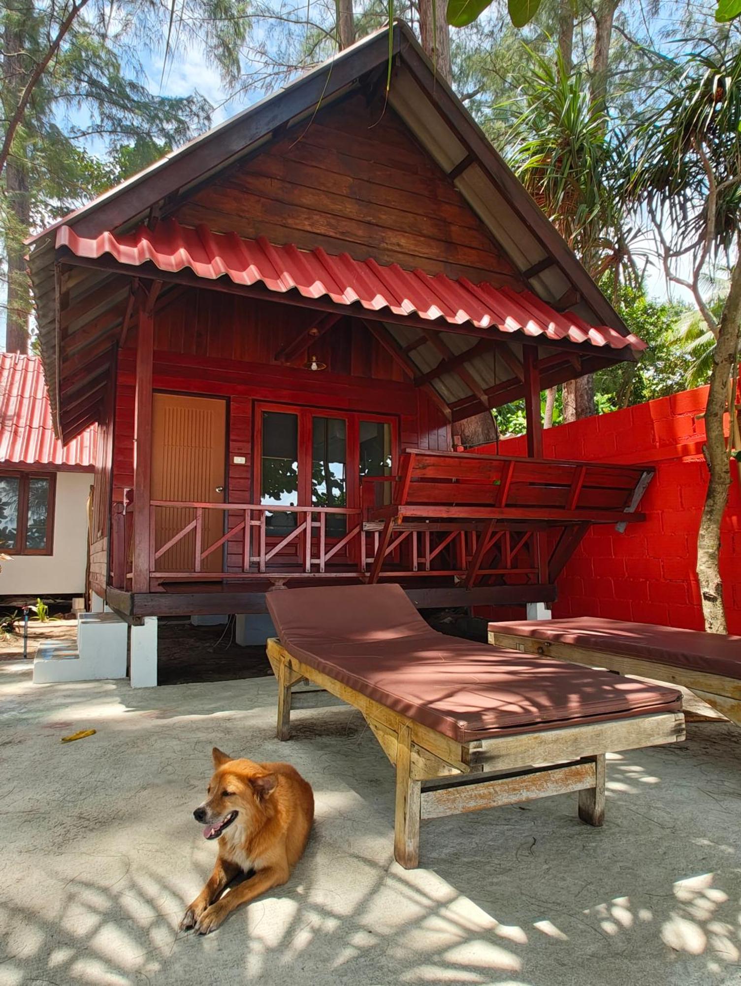 Ziggy Stardust Hotel Koh Phayam Buitenkant foto